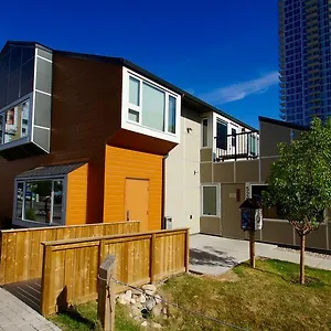 Hi Centre - , YYC Canadá
